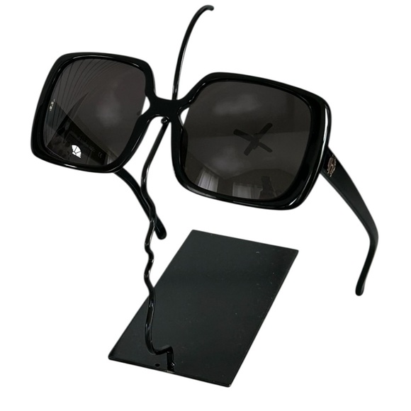 House of Harlow 1960 Black and Silver Accessory - Picture 2 of 14